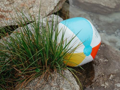 Bussjägerhof Biopool mit Wasserball