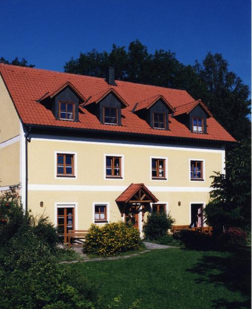 img068
