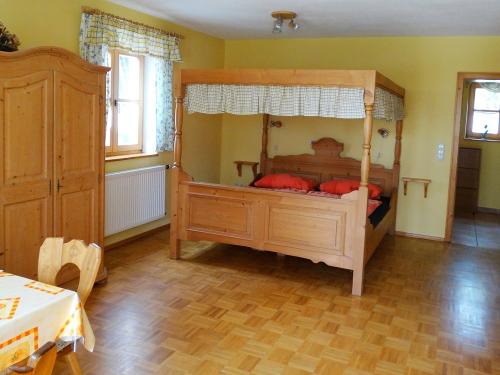 Appartement Himmlisch - Wohn- und Schlafraum mit Himmelbett