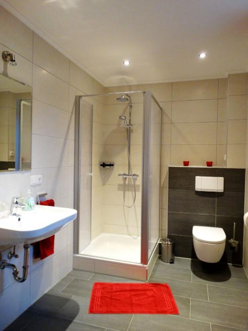 Ferienwohnung Hofblick - modernes, renoviertes Bad