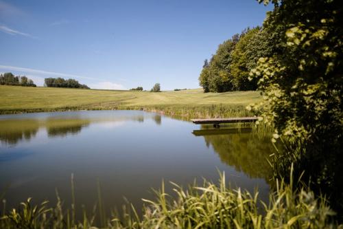 Angeln und Baden am eigenen Hofteich