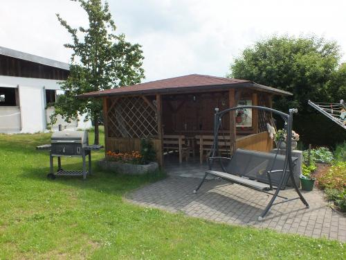 Pavillon zum Grillen und Feiern