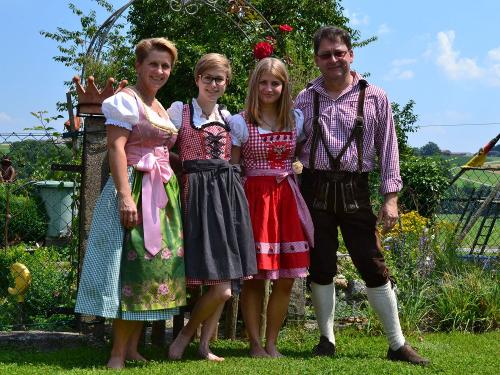 Monika & Sophia & Vanessa & Sepp Eberl