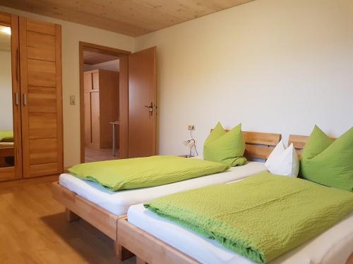 Kinderschlafzimmer mit 2 Einzelbetten