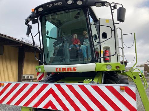 Mähdrescher fahren Mähdrescher fahren