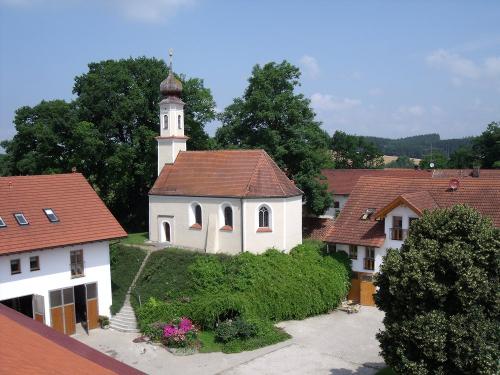 Die Kirche am Hof