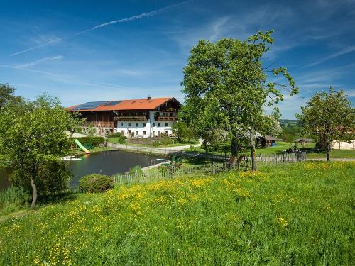 seimehofmitbadeteichundgartenhaus