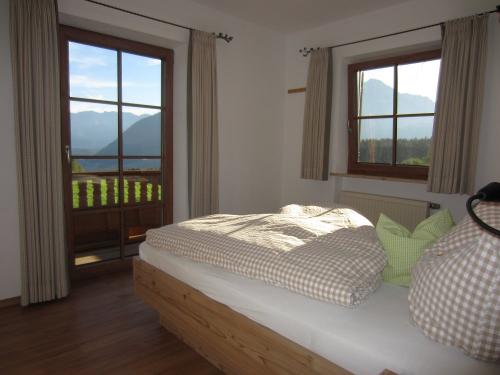 Schlafzimmer 1 Fewo Staufen