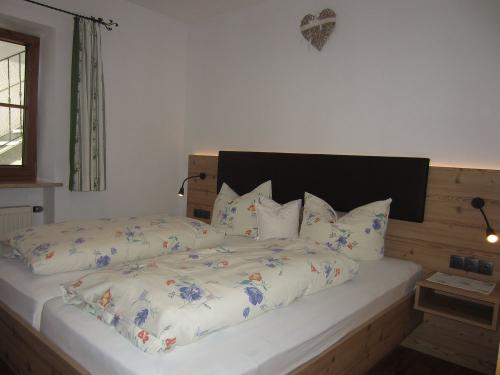 Schlafzimmer in der Ferienwohnung Chiemsee Schlafzimmer in der Ferienwohnung Chiemsee