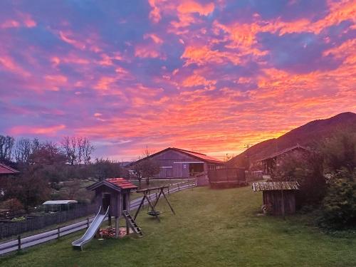 0a627c8c-61ab-416e-a24c-4260a366f062 0a627c8c-61ab-416e-a24c-4260a366f062