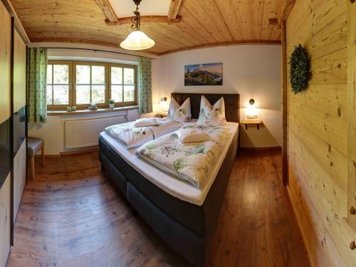 Almhütte-Schlafzimmer-gross Almhütte-Schlafzimmer-gross