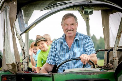 Traktorfahren mit Bauer Hias