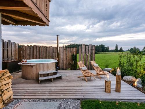 Hussnhof Farm Lodge Whirlpool Hot Tub im Chalet Familienurlaub Hussnhof Farm Lodge Whirlpool Hot Tub im Chalet Familienurlaub