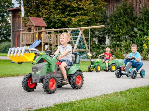 Hussnhof Farm Lodge Spiel und Spaß auf dem Ferienhof Hussnhof Farm Lodge Spiel und Spaß auf dem Ferienhof