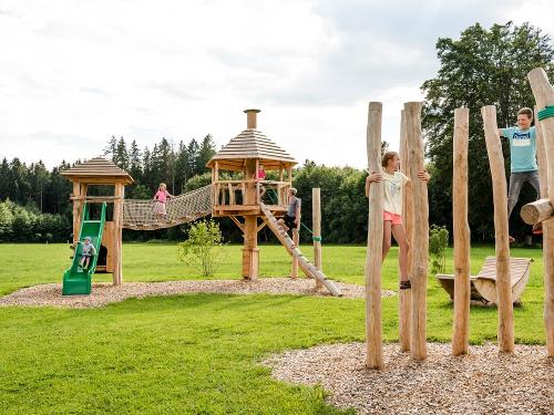 Hussnhof Farm Lodge Spielplatz für Kinder auf dem Ferienhof Hussnhof Farm Lodge Spielplatz für Kinder auf dem Ferienhof