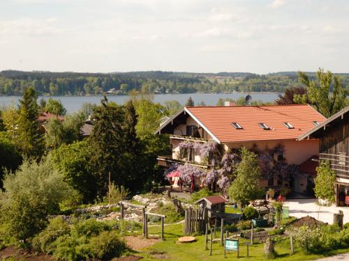 Unser Hof im Mai Unser Hof im Mai