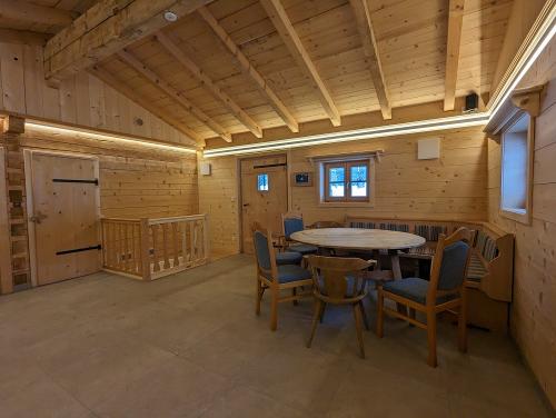Gemeinschafts-Hütte Aufenthalt