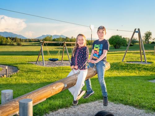 Wippe am Kinderspielplatz Wippe am Kinderspielplatz