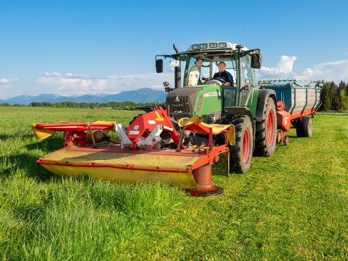 Traktorfahren mit Bauer Franz Traktorfahren mit Bauer Franz