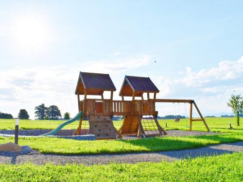 Kletterturm im Grünen Kletterturm im Grünen