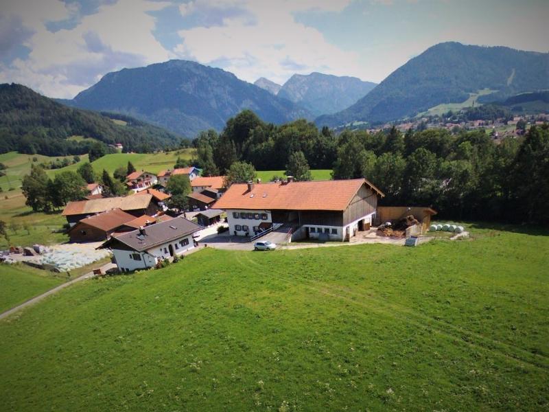 Matheishof mit Bergblick Matheishof mit Bergblick