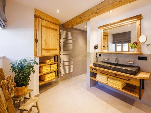 Wellnessbad mit Sauna - Steinbergerhof Alm