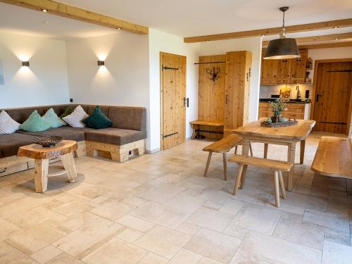 Landhaus-Style-Ferienwohnung-Bergblick-Stadlerhof-Waginger-See
