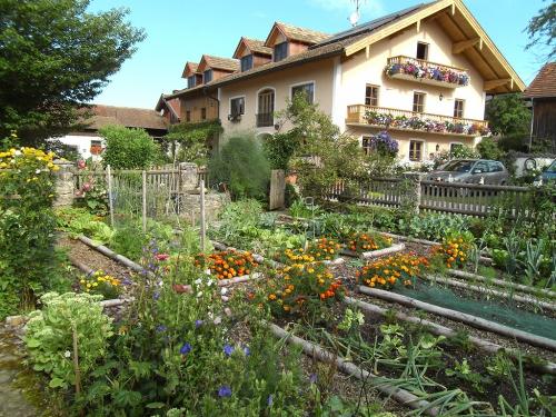 mauerham2011159