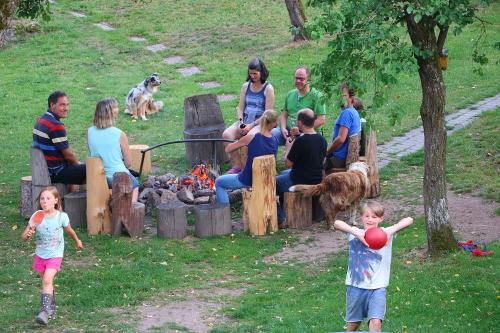 gemütliche Stunden am Lagerfeuer