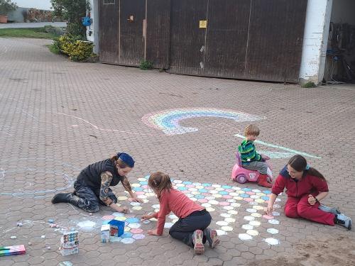 Auf der großen "Haflingerhof-Leinwand"kreativ sein Auf der großen "Haflingerhof-Leinwand"kreativ sein