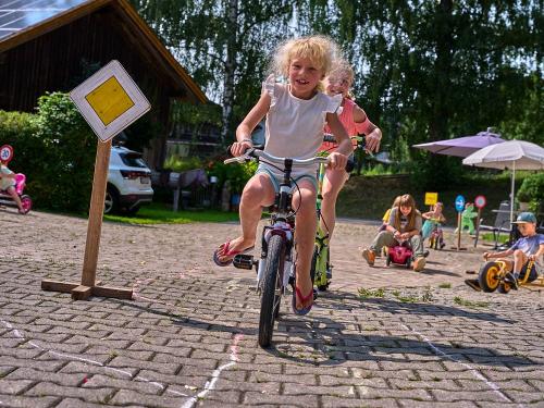 Fahrradparcour am Hof