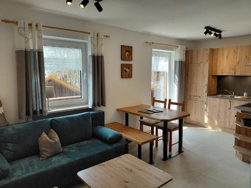 Küche und Wohnbereich Wohnung Mühlriegel