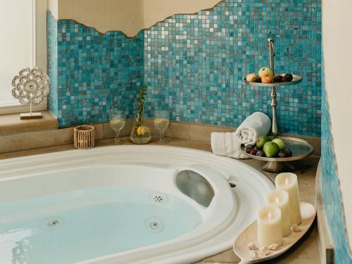 btl_Wellnessbereich Whirlpool Stadler-Hof Großgundertshausen