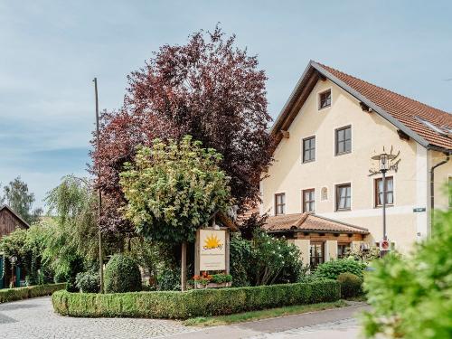 btl_Aussenansicht Stadler-Hof Großgundertshausen btl_Aussenansicht Stadler-Hof Großgundertshausen