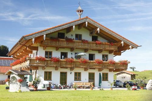 Terrasse und Grillplatz