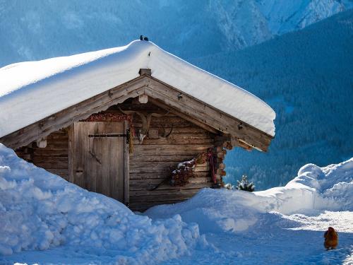 unser "Goaßstall" im Winter