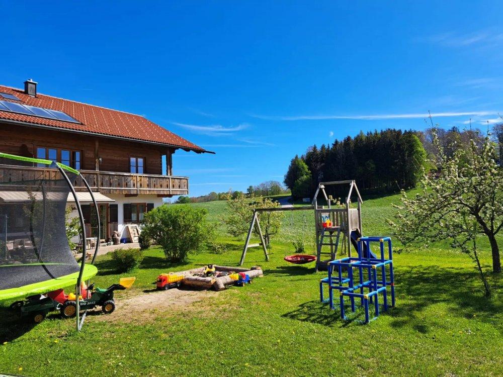 Hof mit Spielplatz