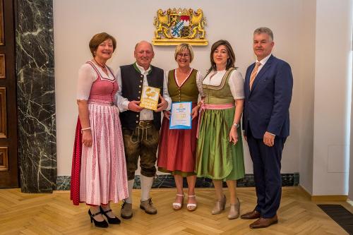 Wir haben die Auszeichnung "Goldener Gockel 2019" erhalten