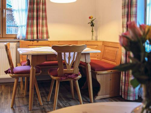 gemütliche Eckbank FeWo  Edelweiß