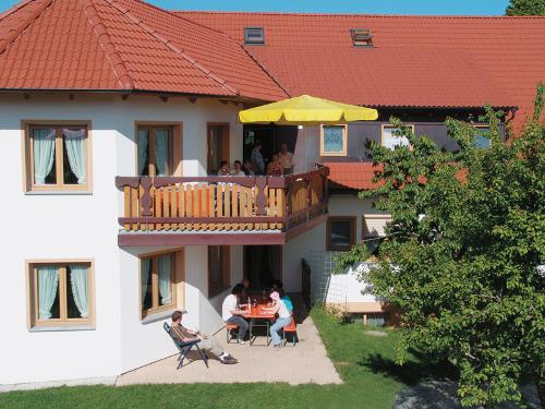 Das Haus Andrea mit den Wohnungen Löwenzahn und Lindenbaum