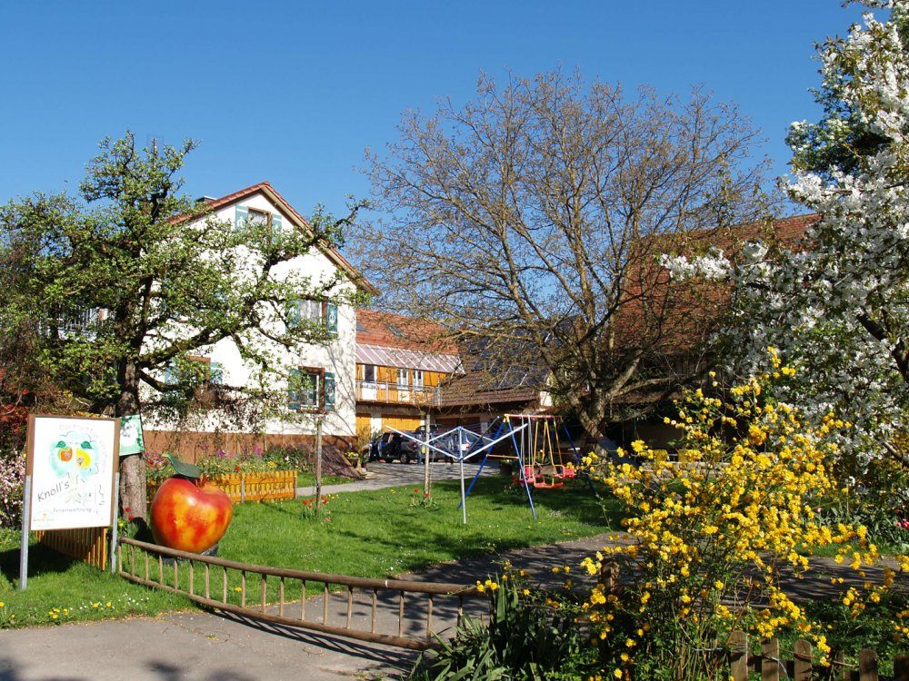 Unser Obsthof im FrÃ¼hling