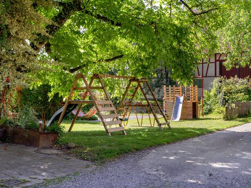 Hofeinfahrt / Spielplatz Hofeinfahrt / Spielplatz