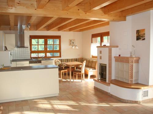 Turmblick - Küche mit Kachelofen