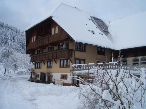 Hinterschlauchbauernhof eingeschneit