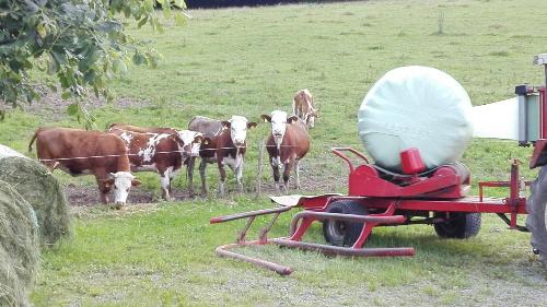 beim Siloballen wickeln