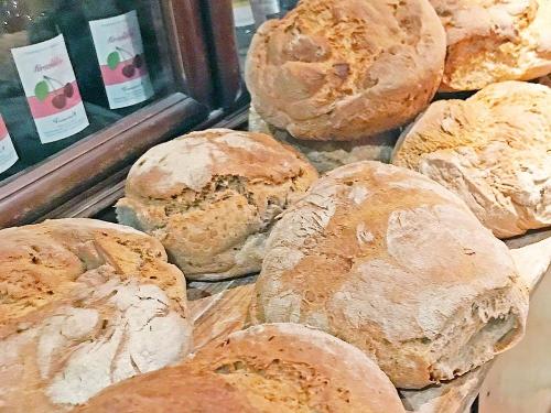 Eigenes Brot Eigenes Brot