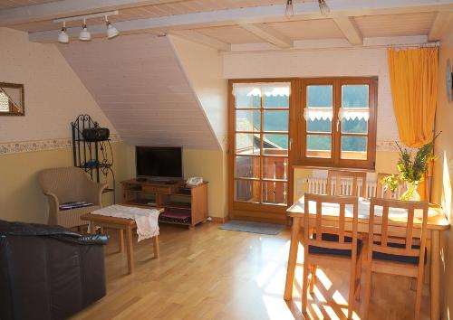 Talblick Wohnzimmer