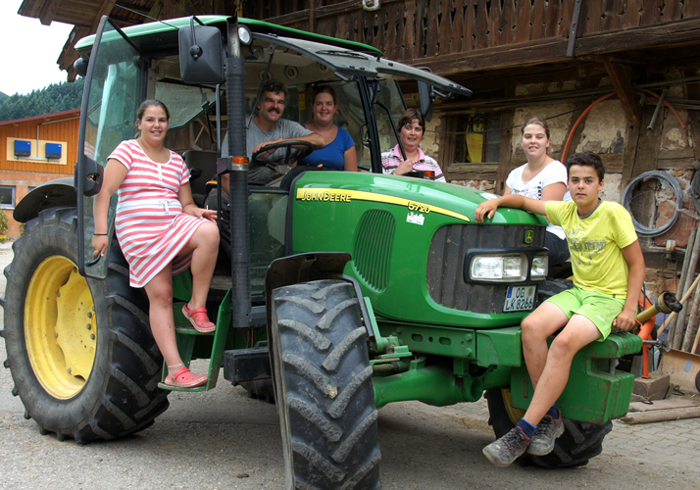 Ausfahrt mit dem Traktor Ausfahrt mit dem Traktor