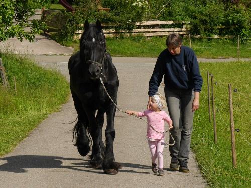 Alena und Elke mit Godin