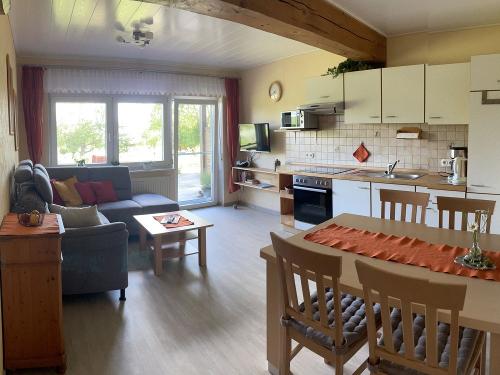 Wohn- Essbereich mit Küche Wohnung 1